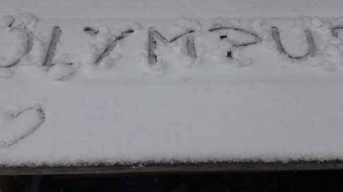 Επεσε το πρώτο χιόνι της χρονιάς στον Ολυμπο-Χιονίζει στη Φλώρινα