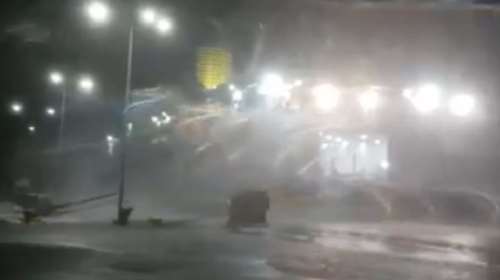 Ραφήνα: Μάχη του πλοίου να κρατηθεί δεμένο στο λιμάνι