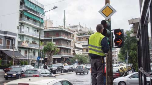 Κακοκαιρία - ΔΕΔΔΗΕ: Προσοχή στα ηλεκτροφόρα δίκτυα