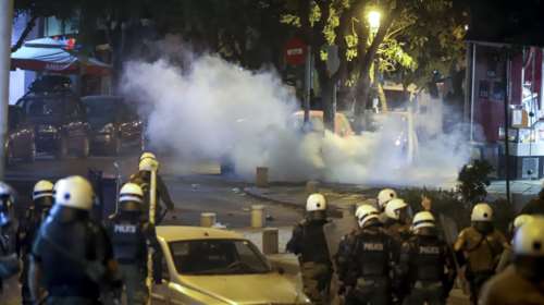 Κυκλώνας... μολότοφ τη νύχτα στη Θεσσαλονίκη