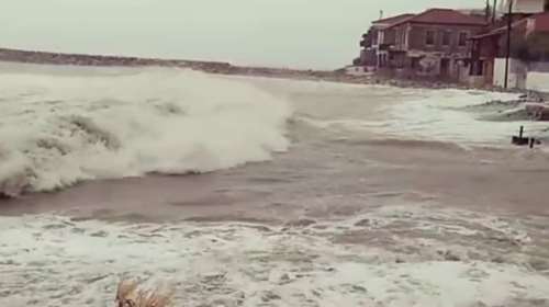 Κυκλώνας Ζορμπάς: Συνεχίζονται τα προβλήματα στις ακτοπλοϊκές συγκοινωνίες