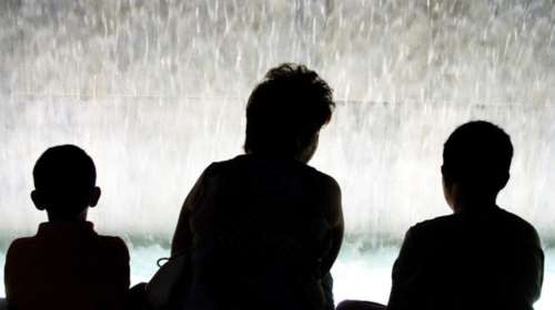 ΕΛΣΤΑΤ: Γερνάμε, δεν γεννάμε αλλά.... παντρευόμαστε