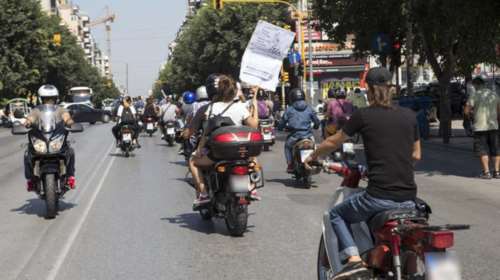 Διπλή διαμαρτυρία ντελιβεράδων σε Αθήνα και Θεσσαλονίκη