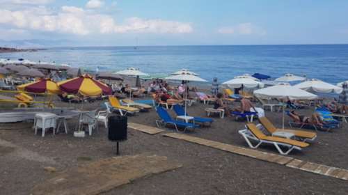 Ζορμπάς ήταν και πέρασε: Γέμισαν οι παραλίες της Ρόδου