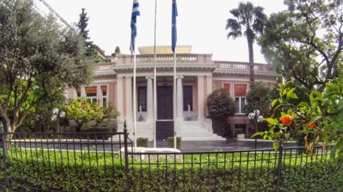 Επανέρχεται το Μαξίμου στα ερωτήματα για τη συνάντηση  Σπυράκη με τον Ζάεφ