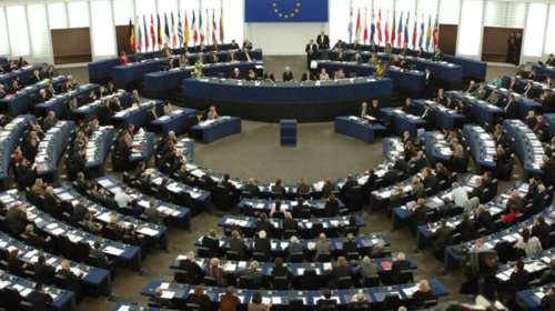 To «μπαλάκι» στο Κοινοβούλιο των Σκοπίων