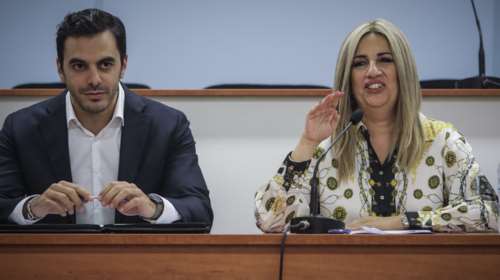 Τα αριστερά και δεξιά &quot;φλερτ&quot; και ο &quot;διμέτωπος&quot; του ΚΙΝΑΛ