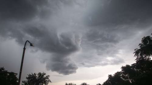 Καιρός: Παροδική συννεφιά με τοπικές βροχές