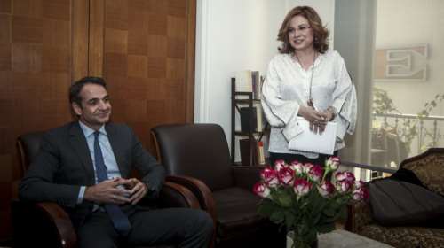 Μαξίμου: Ο Μητσοτάκης να αποπέμψει την «ειδική απεσταλμένη» του