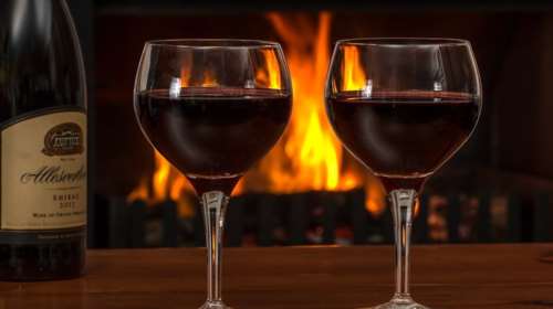 Προς οριστική κατάργηση ο φόρος στο κρασί