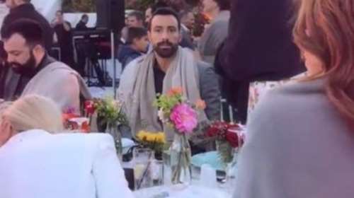 Γάμος Οικονομάκου: Γιατί τυλίχτηκαν με κουβέρτες οι καλεσμένοι