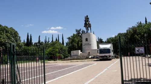 Επίθεση κουκουλοφόρων σε αστυνομικούς στο Πεδίον του Άρεως