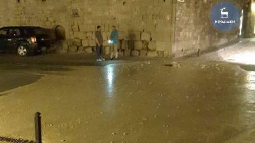 Ρόδος: Ξεχείλισαν τα λύματα στην Παλιά Πόλη