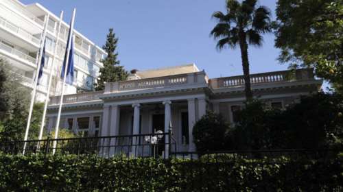 Κόντρα Μαξίμου-Μητσοτάκη: «Θίασος, τζόκερ και αρλεκίνοι»