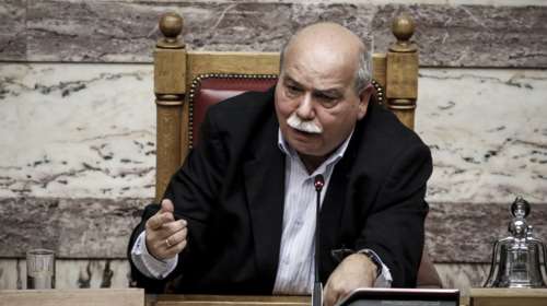 Αποστάσεις Βούτση από Καμμένο για τα περί μυστικών κονδυλίων