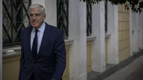 Συνεχίζεται η μαραθώνια απολογία Παπαντωνίου για τα 2,8 εκατ.