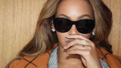 Μπιγιονσέ: Ολοκαίνουργιο άλμπουμ φωτογραφιών. Δώρο στους 119 εκ. followers