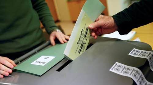 Μεγάλες απώλειες για τη Μέρκελ - Άνοδος των Πρασίνων