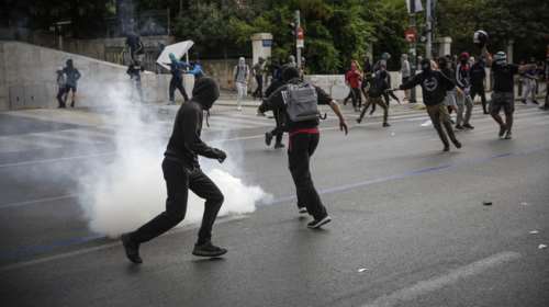 Ένταση και επεισόδια στο μαθητικό συλαλλητήριο στην Αθήνα