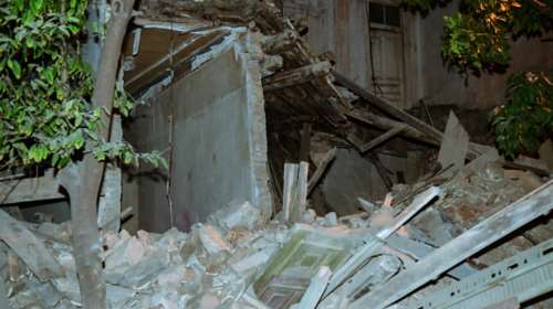 Δεν υπάρχουν εγκλωβισμένοι στο κτίριο που κατέρρευσε στον Πειραιά