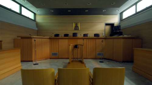 Ειρηνοδικείο: Αντισυνταγματική η κατάργηση δώρων σε δημοτικούς υπαλλήλους