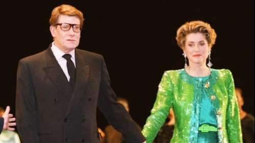 Η Ντενέβ βγάζει στο σφυρί θρυλικά ρούχα ταινιών της,σχεδιασμένα από τον YSL