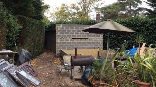 Ζευγάρι κρατούσε έναν άνδρα... σκλάβο επί 4 χρόνια στο σπιτάκι του κήπου