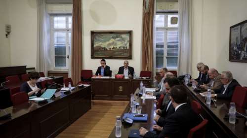 ΣΥΡΙΖΑ για Εξεταστική Υγείας: Υπομονή και λιγότερο άγχος