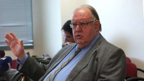 Πάγκαλος: Όποιος κραδαίνει όπλο πρέπει να πυροβολείται