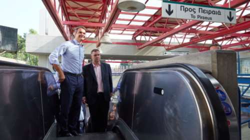 Κυριάκος σε κουρέα: «Το ίδιο θα χρέωνες εμένα, με τον Χατζηδάκη;»