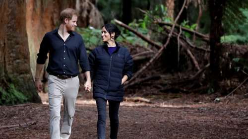 Ο Χάρι φωτογράφησε την Μέγκαν στο δάσος: Κρατά τρυφερά την κοιλιά της