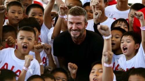 O Ντέιβιντ Μπέκαμ ξετρελαίνει τους πιτσιρικάδες