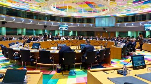 Αγώνας δρόμου με τους δανειστές για να κλείσει το θέμα των συντάξεων