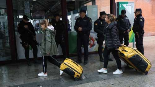 Για μια αγκράφα η εκκένωση των σταθμών σε Μαδρίτη και Βαρκελώνη