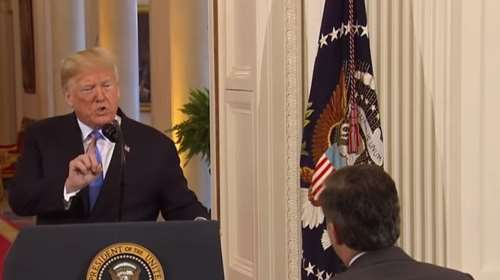 Ενας εριστικός Ντόναλντ Τραμπ προσβάλει δημοσιογράφο του CNN -βίντεο