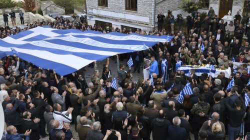 Πλήθος κόσμου, οικογένεια &amp; φίλοι αποχαιρέτησαν τον K. Κατσίφα