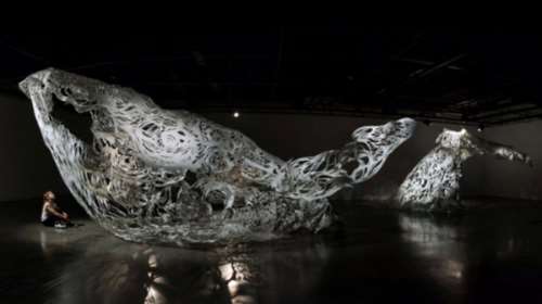 Μια γαλάζια φάλαινα από χαρτί από την Ναχόκο Κότζιμα