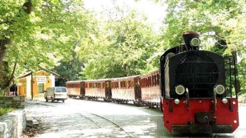 Ο Μουτζούρης, το θρυλικό τρενάκι του Πηλίου σπάει ρεκόρ επιβατών