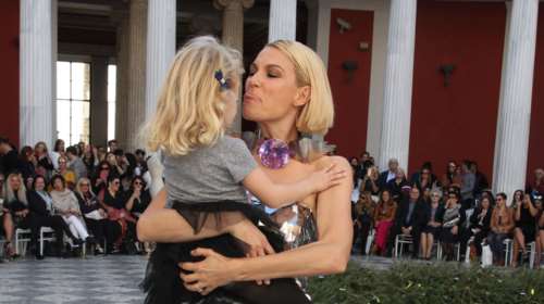 Εγώ θέλω να δω την κόρη μου ως μοντέλο αλλά όχι ο πατέρας της