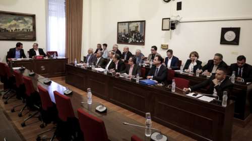 Πόρισμα Εξεταστικής: Ευθύνες σε Βορίδη - Σαλμά για τις αρθροσκοπήσεις