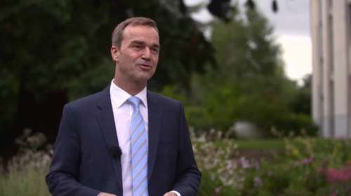 Στράουχ:  Εφαρμόστε τα συμφωνηθέντα και επιστρέψτε στις αγορές