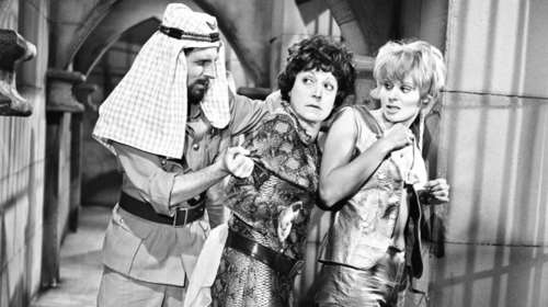 Η Βλαχοπούλου έβαλε πρώτη το 1971 το fashion trend του 2018