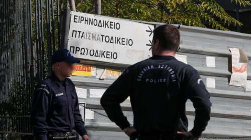 «Πυρά» αστυνομικών σε Αρχηγείο και Υπουργείο Προστασίας