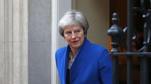 Απομάκρυνση της Μέι ζητούν οι βορειοιρλανδοί του DUP