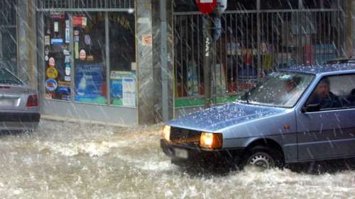 Εντονα καιρικά φαινόμενα:  Μέτρα αυτοπροστασίας από κινδύνους