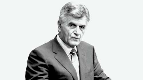 Γιατί τώρα τον Σημίτη;