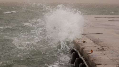 Χωρίς πλοία Ζάκυνθος και Κεφαλονιά - Αλυσίδες στη Β. Ελλάδα
