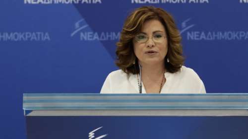 Διαψεύδει τα ραντεβού Μητσοτάκη -Ιερώνυμου η Σπυράκη