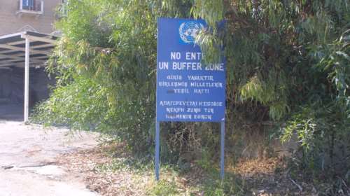 Κύπρος: Μία 4χρονη βρέθηκε να περιφέρεται μόνη της στη &quot;νεκρή ζώνη&quot;