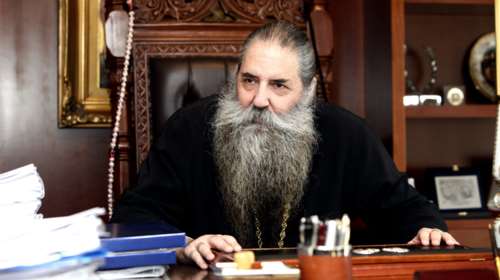 Στη Δικαιοσύνη κατά της ΕΡΤ προσφεύγουν Σεραφείμ και Χρυσόστομος